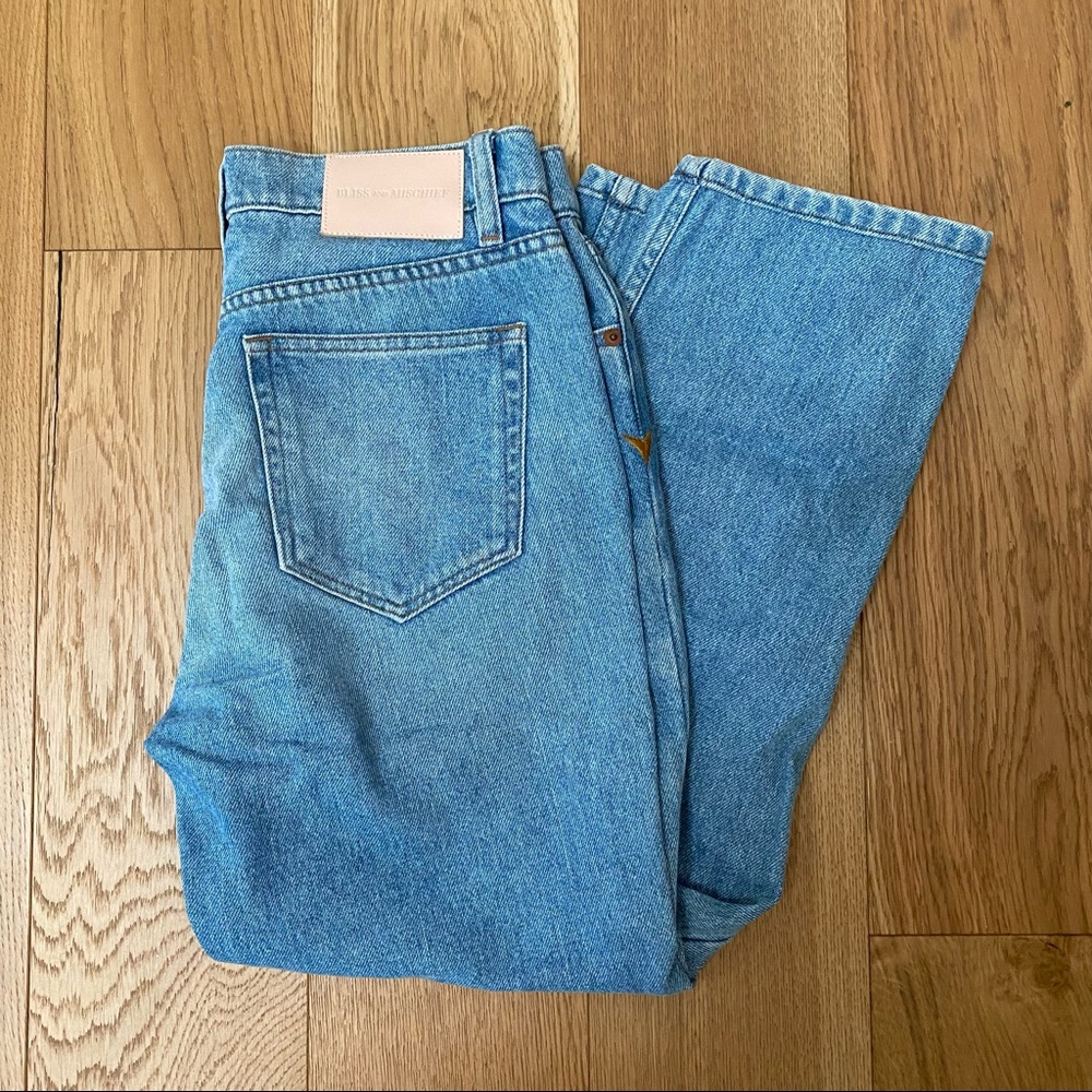 Bliss and Mischief Collector Fit Denim Jeans 28 Light Wash